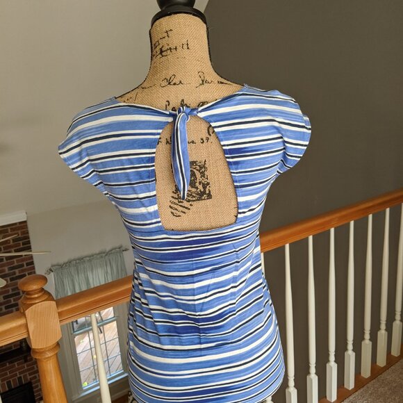 ⭐ Closet Clear Out | Lot 8 Small Tops - Picture 5 of 16